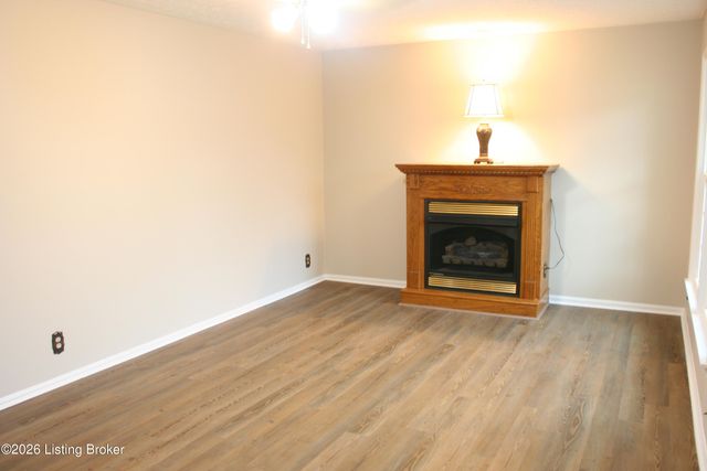 2150 Armstrong Ln, Mt Washington, KY 40047