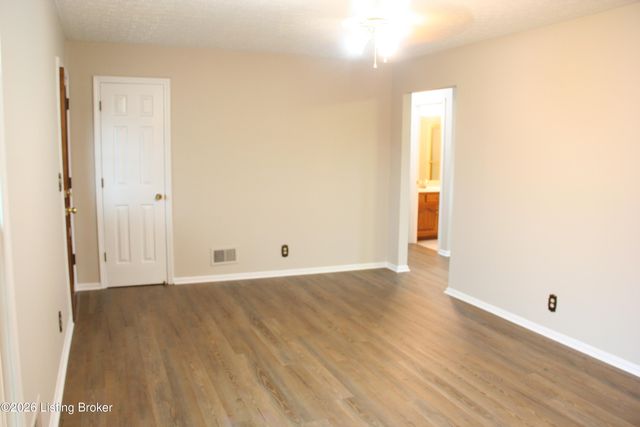 2150 Armstrong Ln, Mt Washington, KY 40047