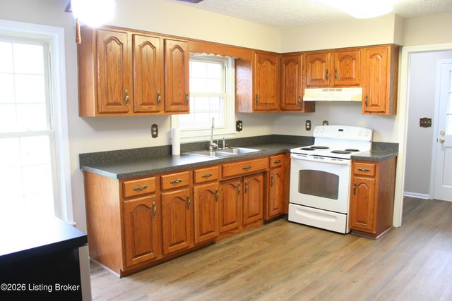 2150 Armstrong Ln, Mt Washington, KY 40047