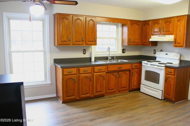 2150 Armstrong Ln, Mt Washington, KY 40047