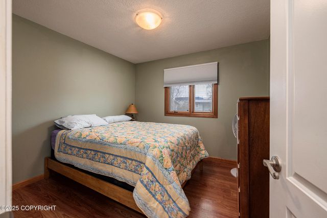 7220 E 20th Avenue, Anchorage, AK 99504