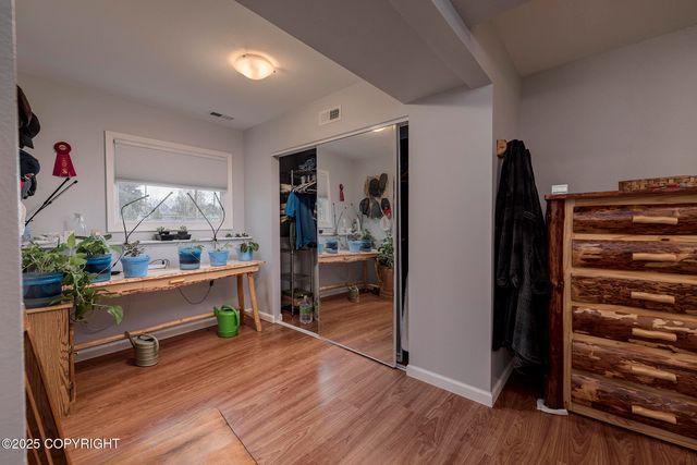 7220 E 20th Avenue, Anchorage, AK 99504