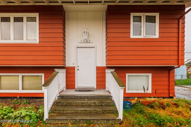 7220 E 20th Avenue, Anchorage, AK 99504