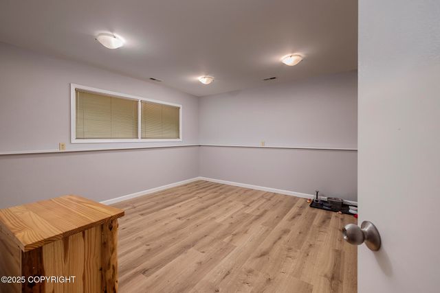 7220 E 20th Avenue, Anchorage, AK 99504