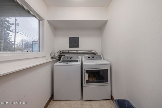 7220 E 20th Avenue, Anchorage, AK 99504