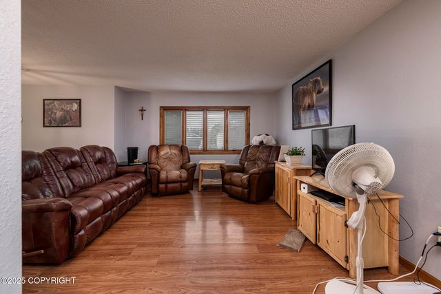 7220 E 20th Avenue, Anchorage, AK 99504