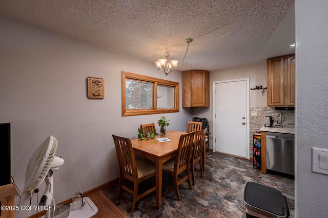 7220 E 20th Avenue, Anchorage, AK 99504