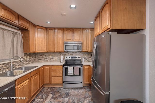 7220 E 20th Avenue, Anchorage, AK 99504