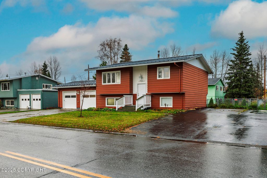 7220 E 20th Avenue, Anchorage, AK 99504