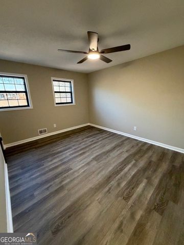 145 S Meadowcliff Circle, Carrollton, GA 30116