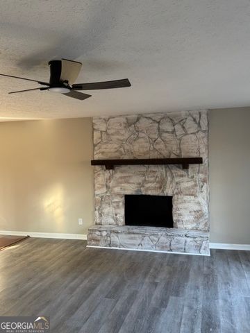 145 S Meadowcliff Circle, Carrollton, GA 30116