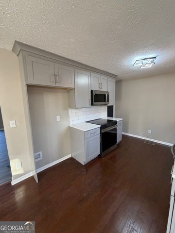 145 S Meadowcliff Circle, Carrollton, GA 30116