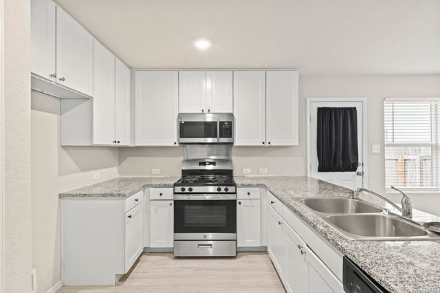 9826 Littleton Grist, San Antonio, TX 78254