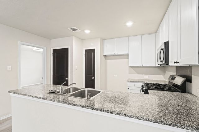 9826 Littleton Grist, San Antonio, TX 78254