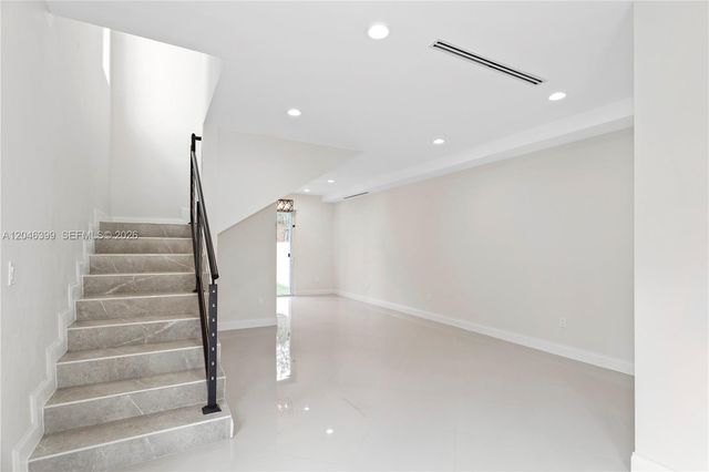 1252 NW 39th St 1252, Miami, FL 33142