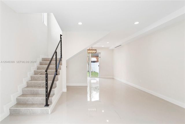 1252 NW 39th St 1252, Miami, FL 33142