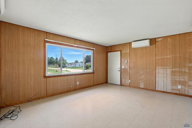 3209 LYNNWOOD AVE, Rapid City, SD 57701