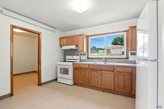 3209 LYNNWOOD AVE, Rapid City, SD 57701
