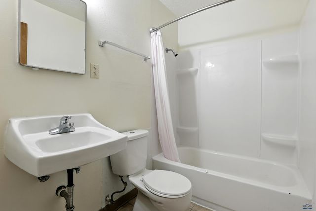 3209 LYNNWOOD AVE, Rapid City, SD 57701