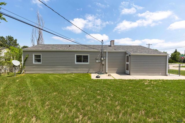 3209 LYNNWOOD AVE, Rapid City, SD 57701