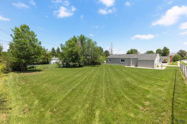 3209 LYNNWOOD AVE, Rapid City, SD 57701