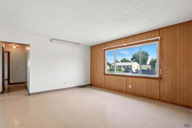3209 LYNNWOOD AVE, Rapid City, SD 57701