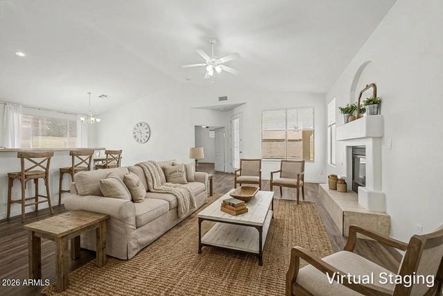 910 S NIELSON Street, Gilbert, AZ 85296