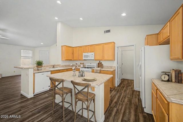 910 S NIELSON Street, Gilbert, AZ 85296