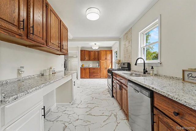 27370 Barkman Street, Roseville, MI 48066