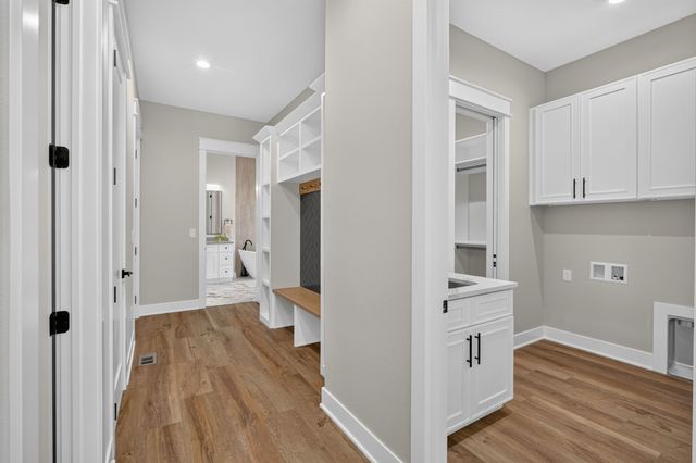 4123 Westgate Parkway, Clive, IA 50325