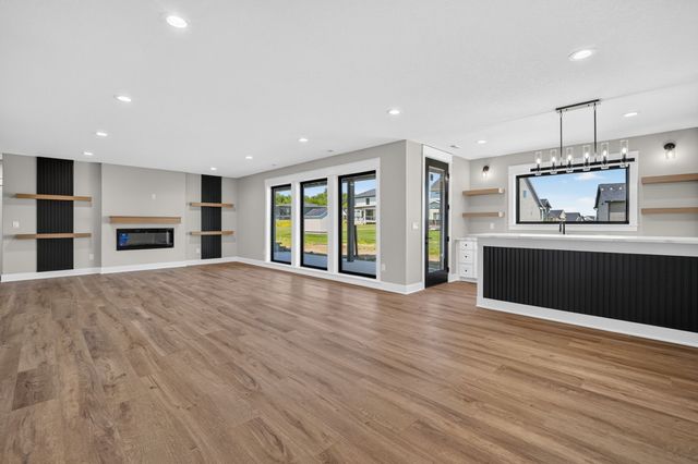 4123 Westgate Parkway, Clive, IA 50325
