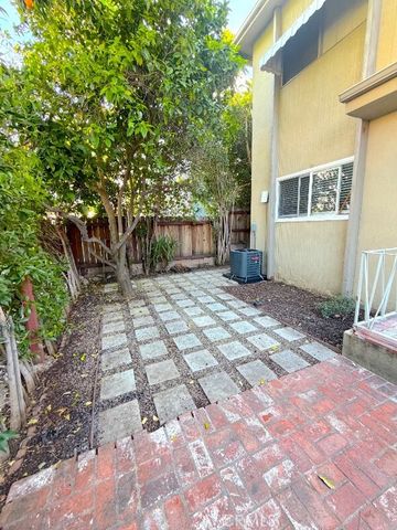 1040 N Sierra Bonita Avenue 1, West Hollywood, CA 90046