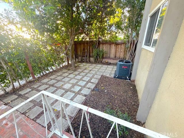 1040 N Sierra Bonita Avenue 1, West Hollywood, CA 90046