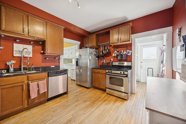 1676 Hague Avenue, Saint Paul, MN 55104