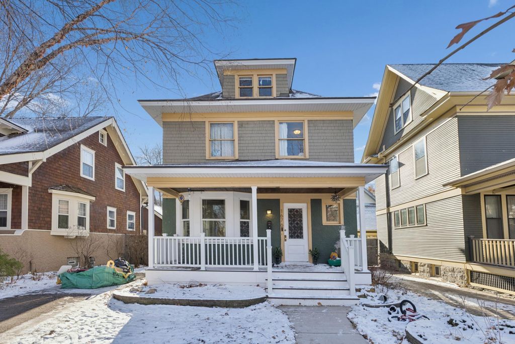 1676 Hague Avenue, Saint Paul, MN 55104