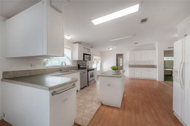 16048 BROOKRIDGE BOULEVARD, Brooksville, FL 34613