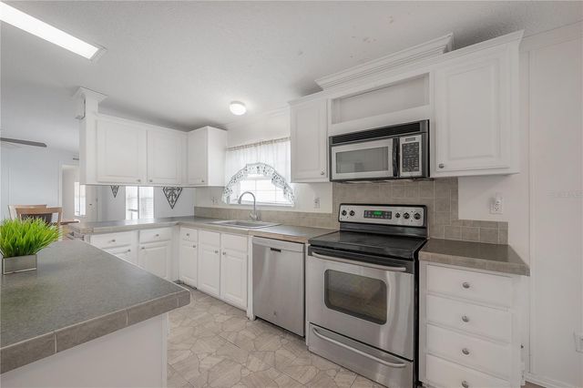 16048 BROOKRIDGE BOULEVARD, Brooksville, FL 34613