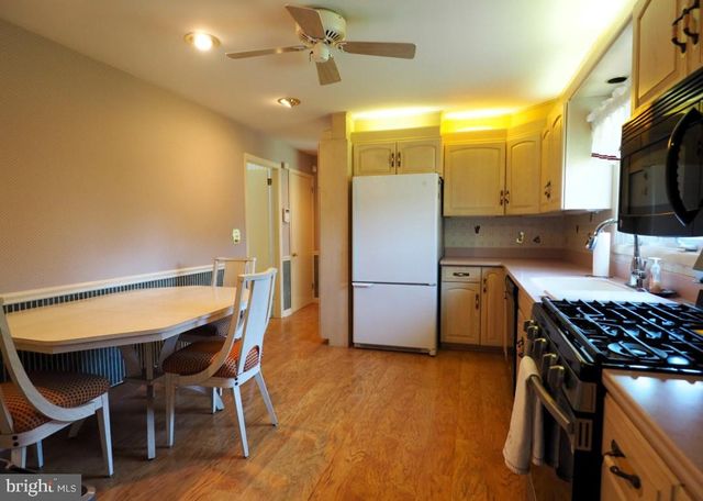 203 MERIDEN DR, Newark, DE 19711