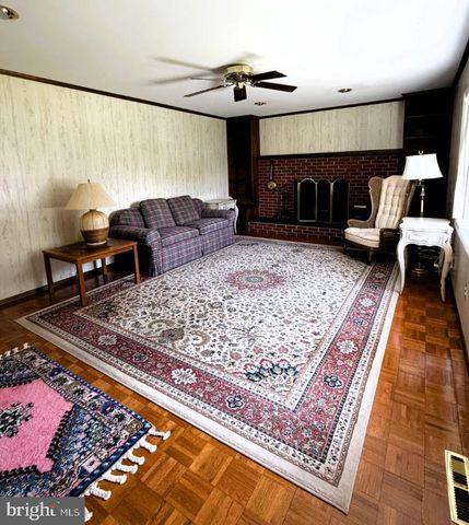 203 MERIDEN DR, Newark, DE 19711