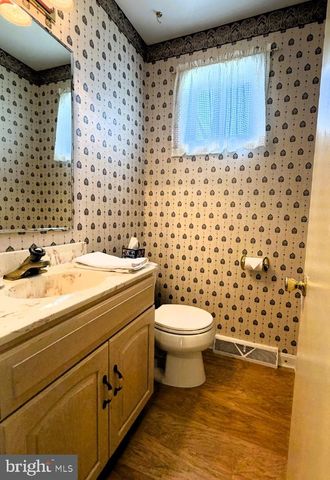203 MERIDEN DR, Newark, DE 19711