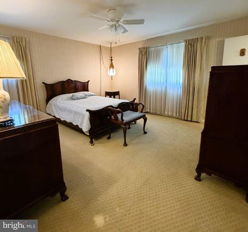 203 MERIDEN DR, Newark, DE 19711