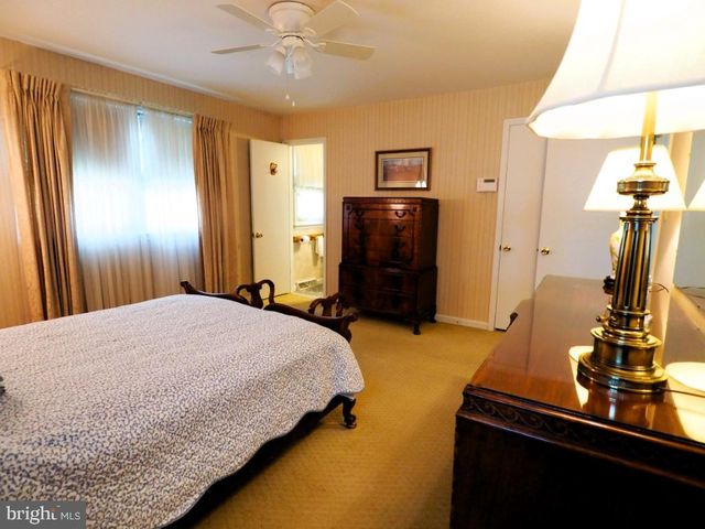 203 MERIDEN DR, Newark, DE 19711