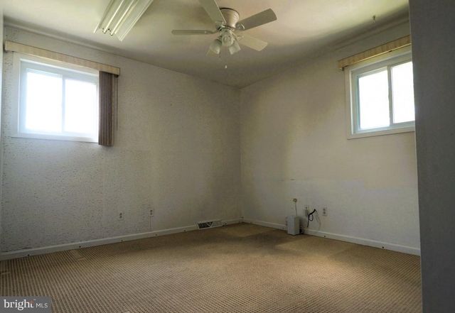 203 MERIDEN DR, Newark, DE 19711