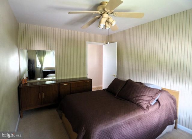 203 MERIDEN DR, Newark, DE 19711