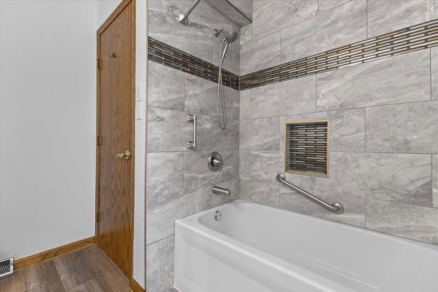 4857 Alcyn DRIVE, Racine, WI 53402