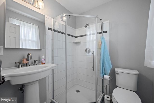 1010 GRAYLYN RD, Wilmington, DE 19803