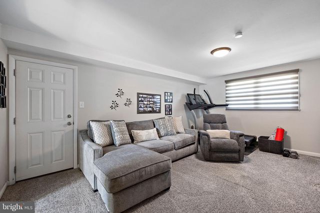 1010 GRAYLYN RD, Wilmington, DE 19803