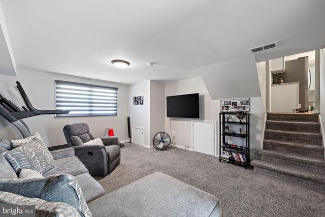 1010 GRAYLYN RD, Wilmington, DE 19803