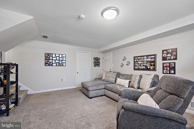 1010 GRAYLYN RD, Wilmington, DE 19803