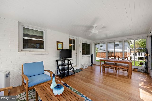 1010 GRAYLYN RD, Wilmington, DE 19803